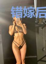 错嫁后，偏执少帅天天黏着求抱抱